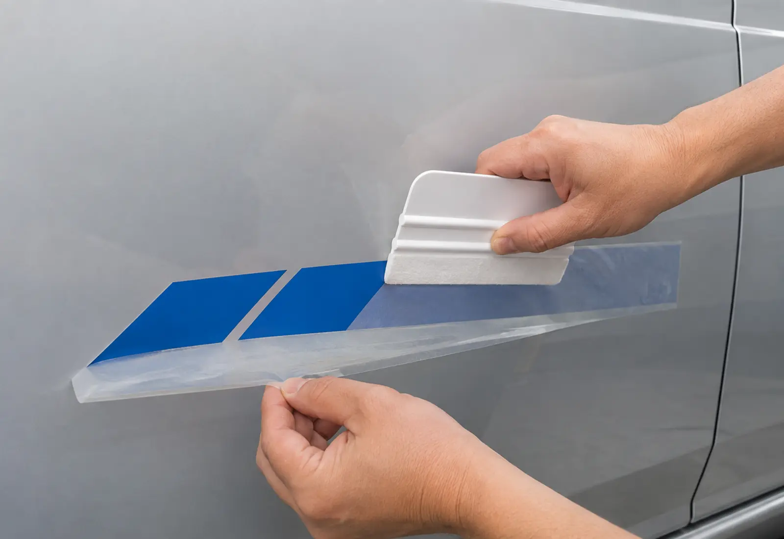A low 180-degree peel reduces upward pull on small letters and sharp tips.